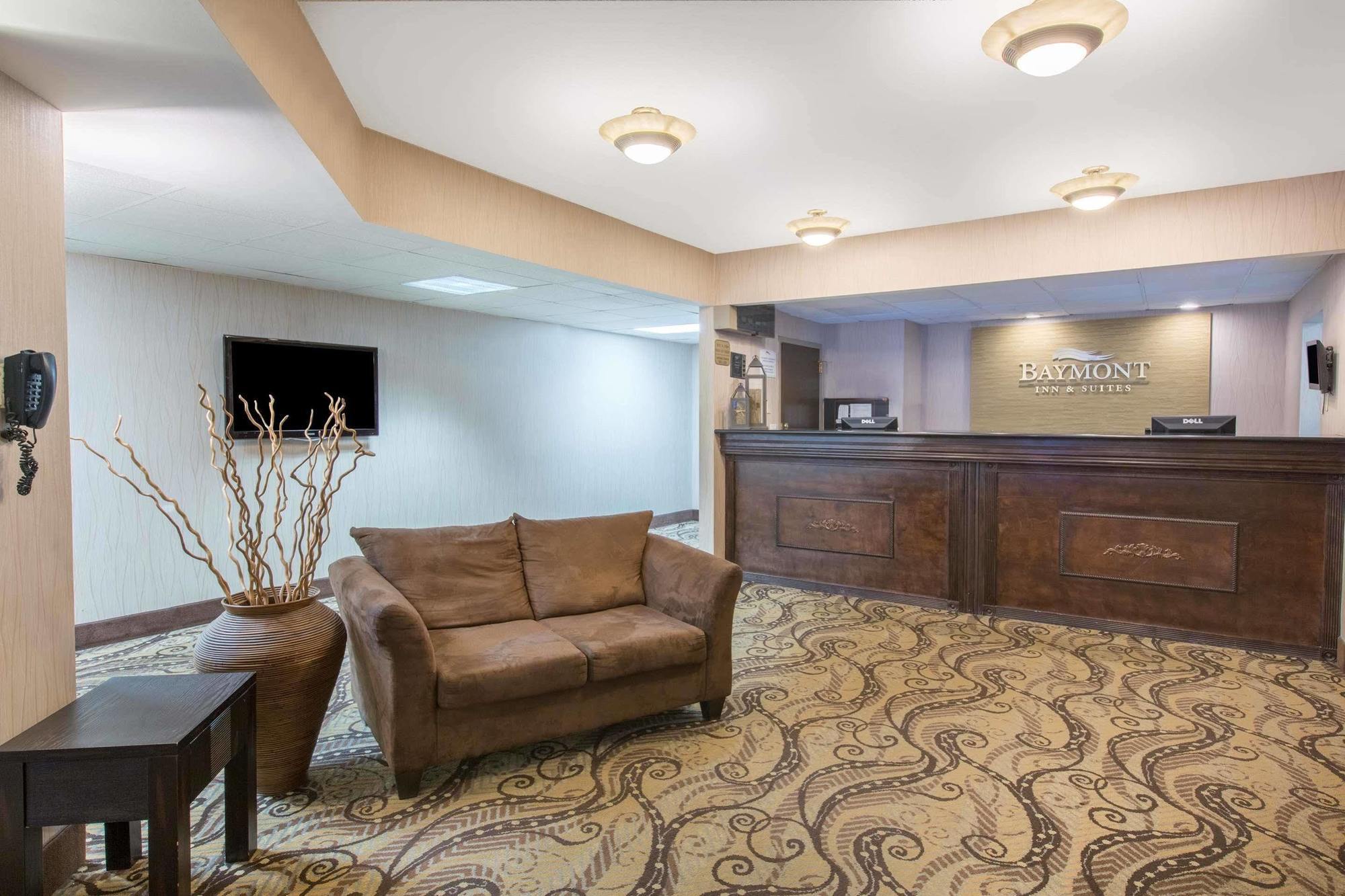 Baymont By Wyndham Bartonsville Poconos Exterior photo